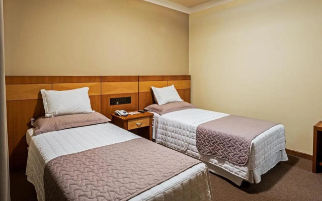 Astron Ponta Grossa Plaza by Nobile