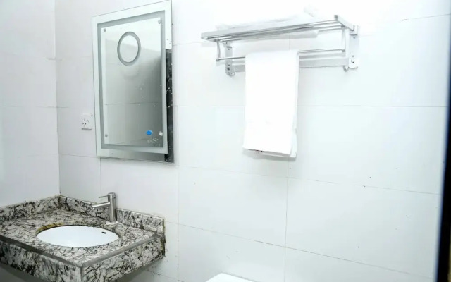 Royal Crest hotel and suite
