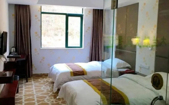 Shengtian Farm House