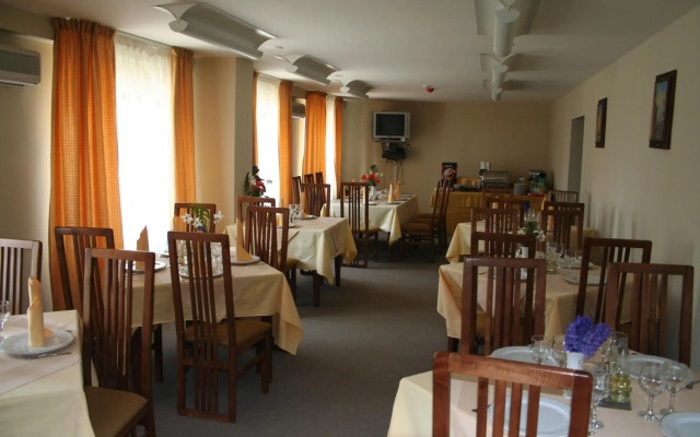 Hotel Baneasa Parc