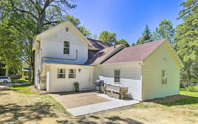 Family-friendly Menomonie Retreat: Walk to Town!