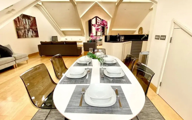 Oxford Penthouse Suite