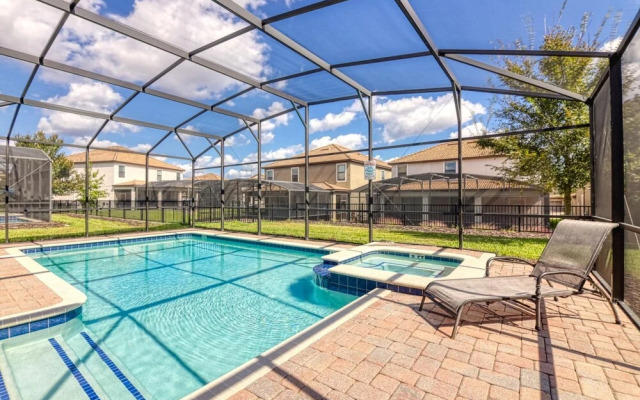 Christopers 9-bedroom Vacation Home