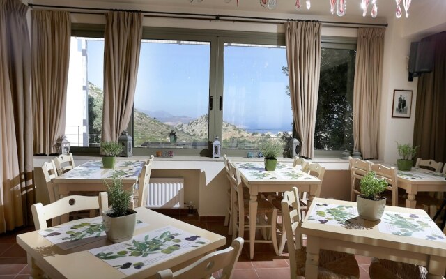 Enjoy the Great Amenities Offerd at the Mourtzanakis Residence