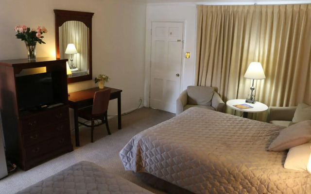 Hiway House Motel