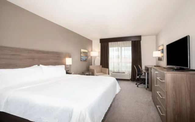 Holiday Inn Express & Suites Manhattan by IHG