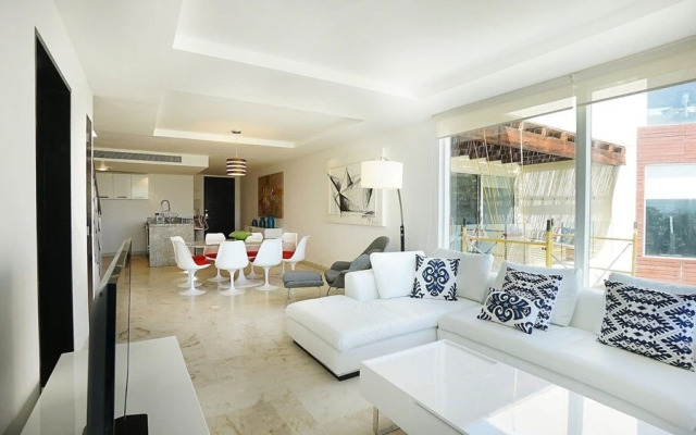 Elements Penthouse 7 3 Bedroom Condo by RedAwning