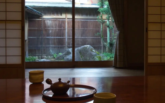 SUKIYA-zukuri Suehiro House