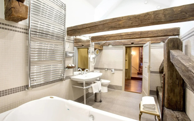 Iron Gate Hotel & Suites Prague by BHG