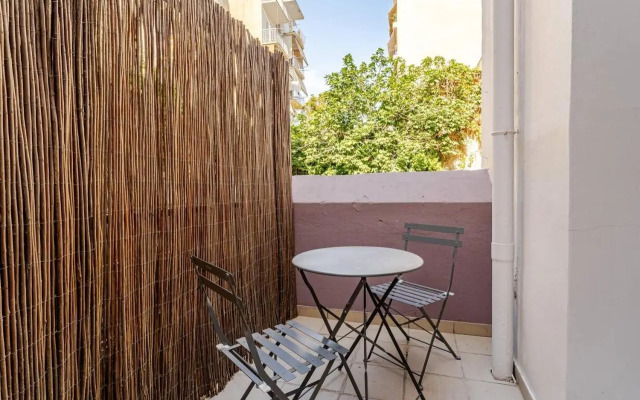 John's Athenian Beauty 45m2 , Metro 7' (Adults Only)