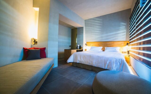 Marquise Suites - Adults Only