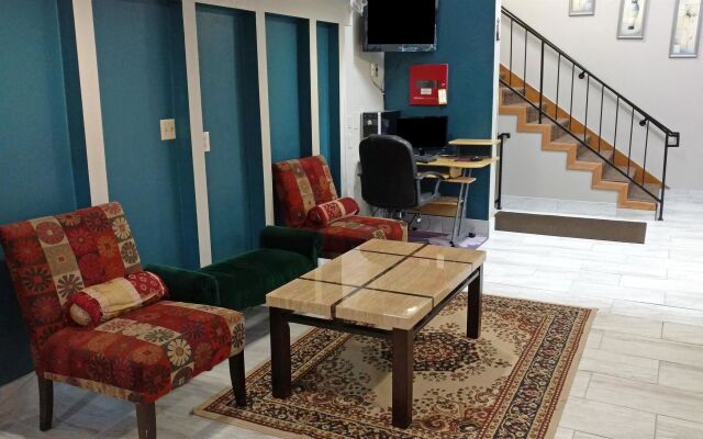 Faribault Hometown Inn & Suites