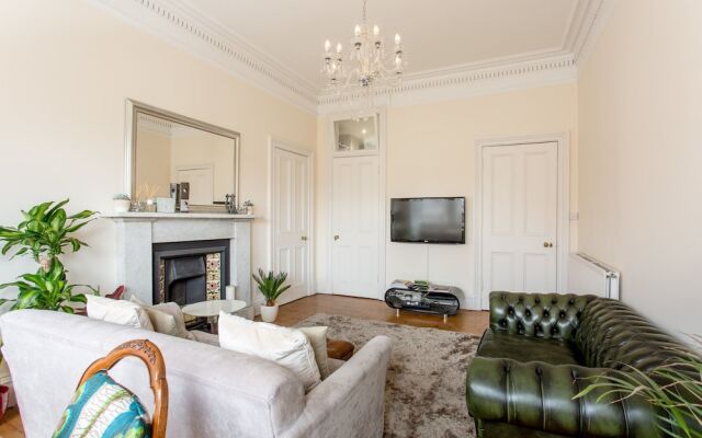 2 Bedroom Flat in Edinburgh