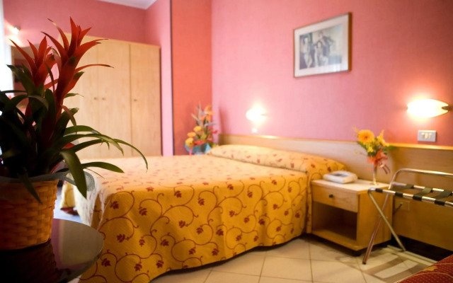 Hotel Junior