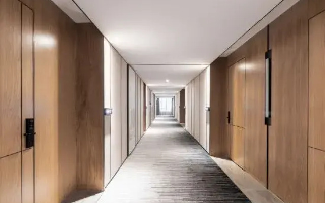 Rezen Longuu Hotel (Zhaoqing Qixingyan scenic spot store)