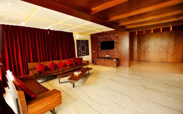 Royal Oakwood Villa by Shiloh Stay