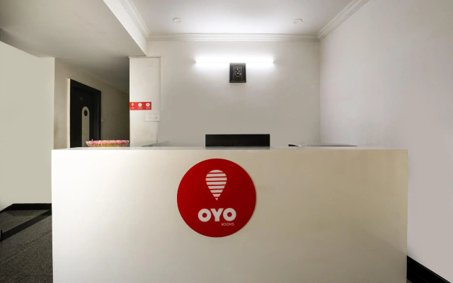 OYO 9804 Hotel SR Residency