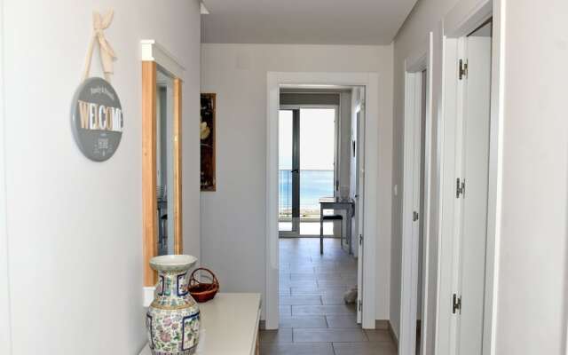 Apt with Sea View & Pool 5