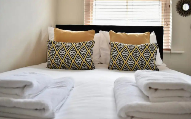 The Orient - Super Cool and Central - Sleeps 2