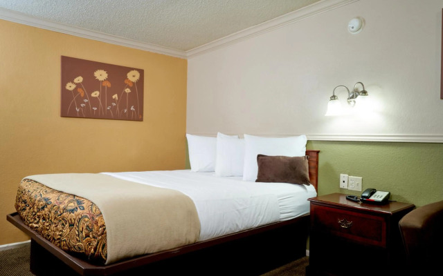 Family Garden Inn & Suites