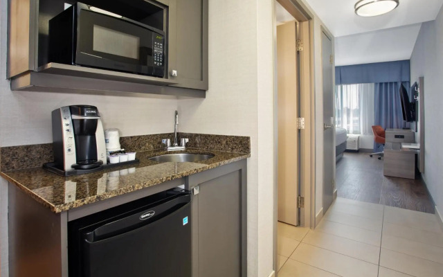 Holiday Inn Express & Suites Kingston Central by IHG