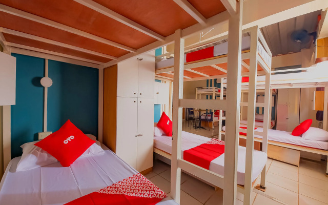 OYO 809 Crowne One Condo