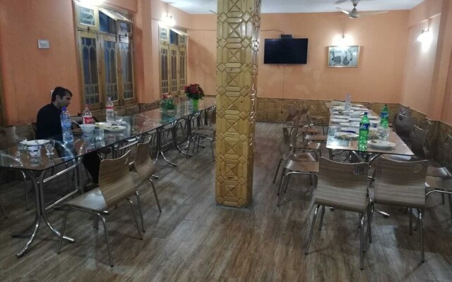 Royal City Hotel & Restaurant