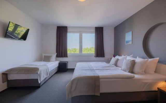 Hotel Aviva