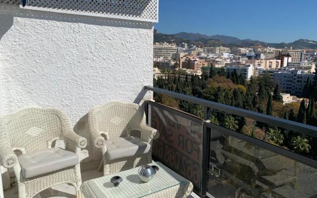 Skol 927a - Beachfront Central Luxury Penthouse