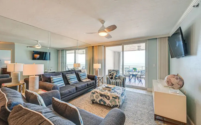 Oceanfront Marco Island Escape w/ Beach Access!