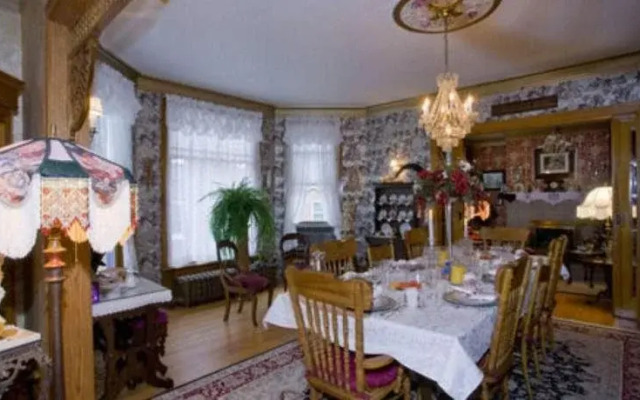 Port City Victorian Inn