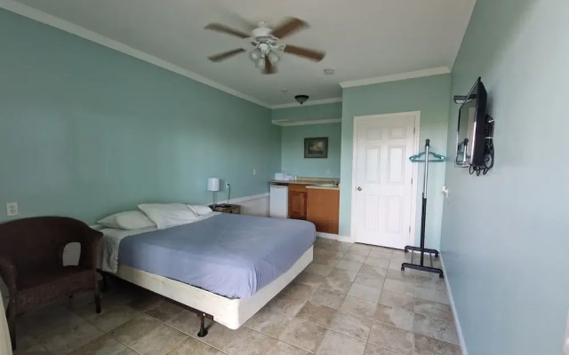 Sandcastle Beachfront Inn