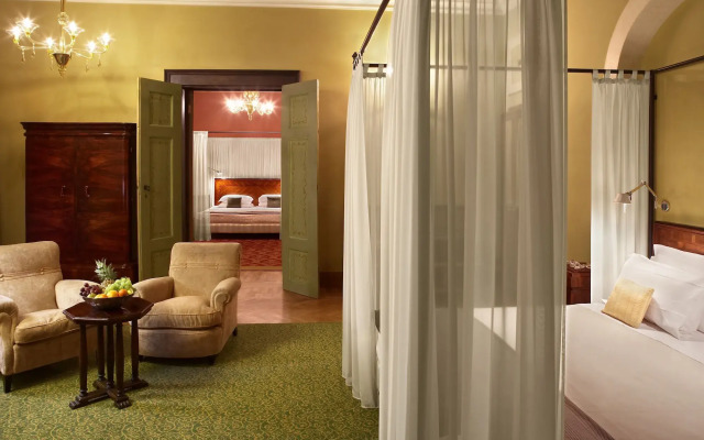 Hotel Saturnia & International