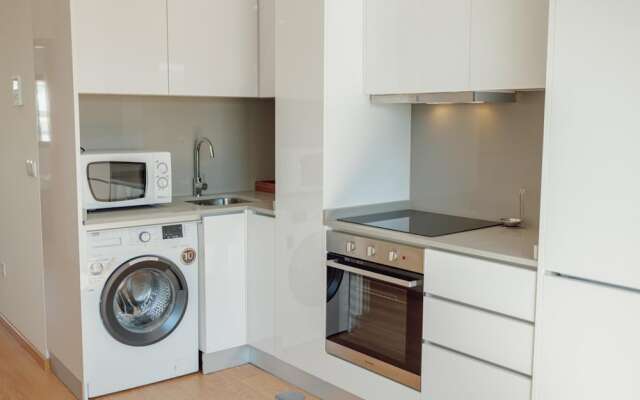 Modern Stylish Apartment III by Vacationy