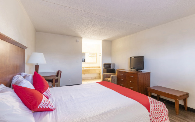 Oyo Hotel San Antonio Lackland AFB/Seaworld Hwy 90 W
