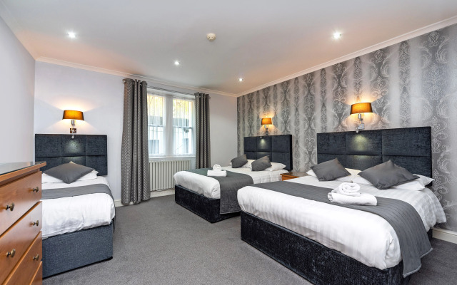 Mentone Hotel