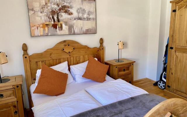 Manuela 11 by SMR Luxury Apartments