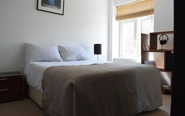 2 Bedroom House In Clapham