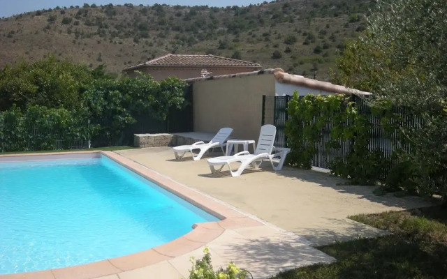 Cozy Holiday Home in Uzer with Swimming Pool