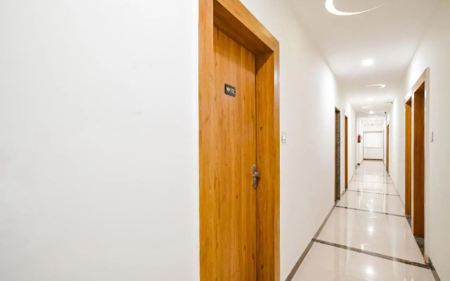 Fabhotel Woodlark Inn