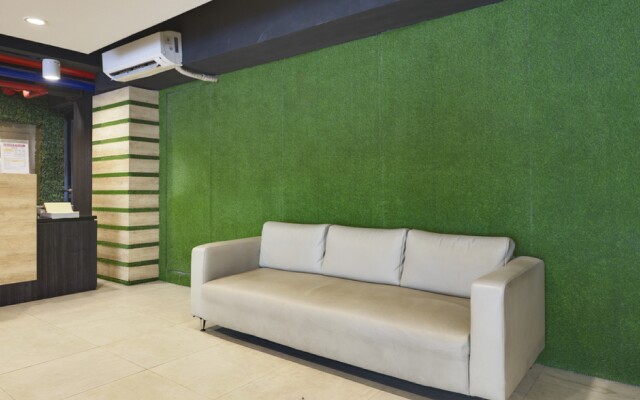 RedDoorz Apartment near Grand City Mall