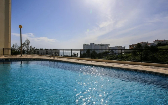 Atlantic Ocean Pool Apartment