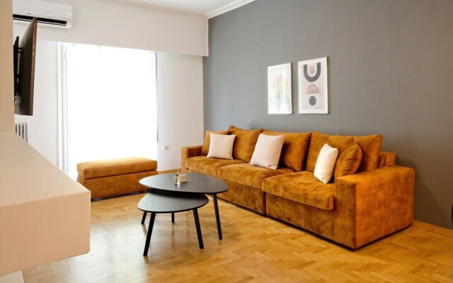 Elegant Big Apartment in Athens With Balcony