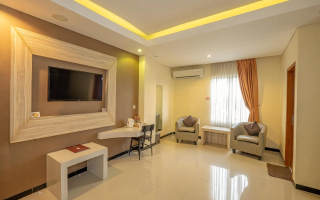 Red Chilies Hotel