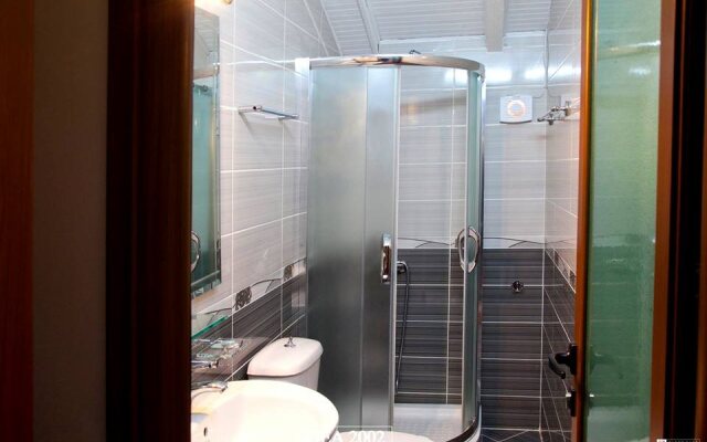 Hotel Dea 2002