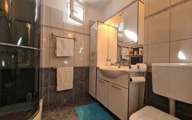 Apartment 1389
