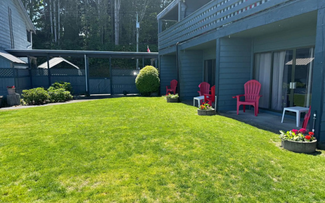 Sand Pebbles Inn
