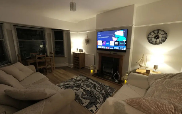 2br-beachviews-petfriendly-freeparking