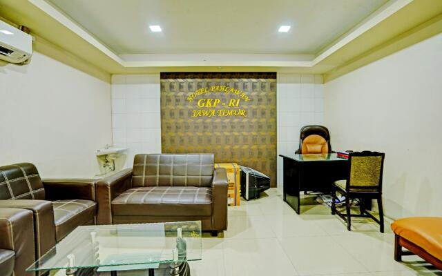 OYO 90177 Hotel Pahlawan