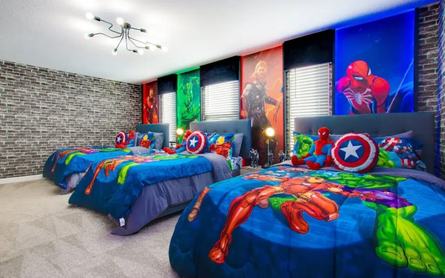 9 Bed 5 Ba Villa with Games, Pool & Spa